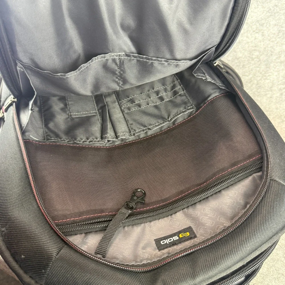 Solo  Executive Laptop Backpack, Black/Red‎